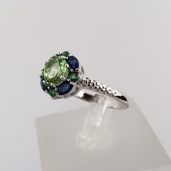 18k Mandala Ring - Picture 3 of 8